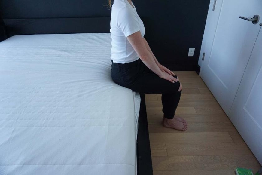 IKEA Mybrakca matras met proefslaaper zittend